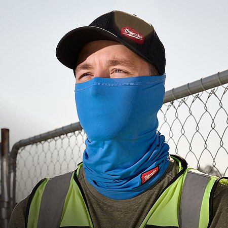 Milwaukee erweitert Sortiment an kühlender Arbeitsbekleidung – Textilien mit sofortigem Kühleffekt und lang anhaltender Wirkung 