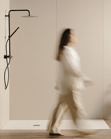 Acquabella definiert Duscherlebnisse neu – mit perfekter Harmonie zwischen Wand und Duschwanne
