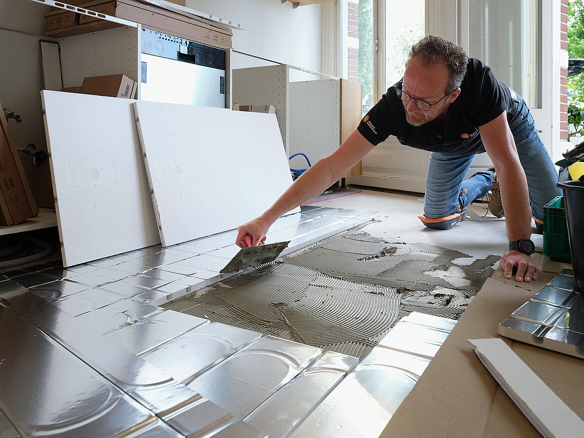 Uponor Siccus 16 hat eine Plattenstärke von nur 20 mm. Bildquelle: Paul Lagro