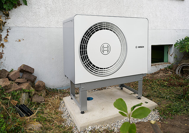 Bosch bietet SHK-Profis neue Services rund um Demontage und Einbau von Wärmepumpen 