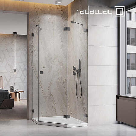RADAWAY: Extravagantes Platzwunder - Die Fünfeckdusche