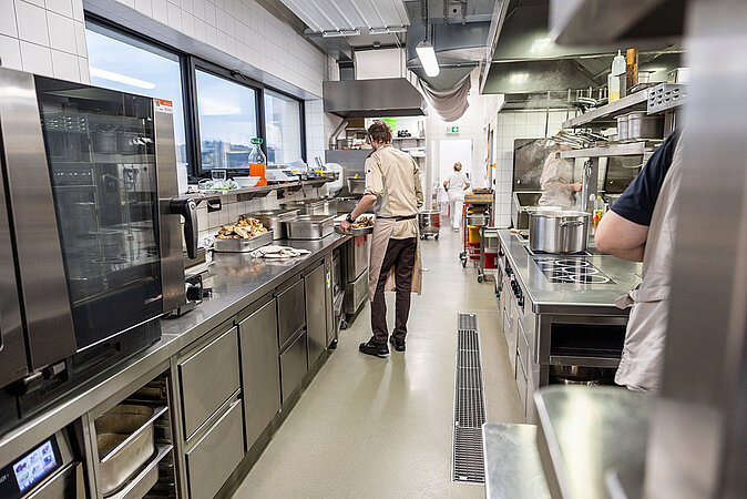 ACO Haustechnik: Entwässerungsrinnen im Objektbau - Planungstechnische Herausforderungen und Lösungen