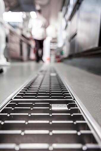 ACO Haustechnik: Entwässerungsrinnen im Objektbau - Planungstechnische Herausforderungen und Lösungen 