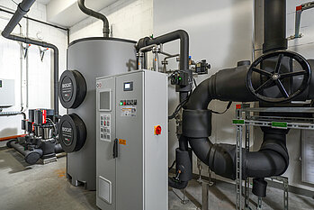 Kalkbehandlung in einer neuen Dimension: Nach den guten Erfahrungen im benachbarten Trainingszentrum wurde im Stadion die BIOCAT KS 25D in der Dimension DN 200 realisiert. Copyright: WATERCryst Wassertechnik GmbH