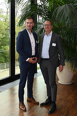 Die FGK-Mitglieder wählten Simon Nehls, Wolf GmbH (links), und Dror Peled, Mitsubishi Electric Europe B.V. (rechts), neu in den Vorstand. // Bildquelle: FGK
