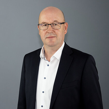 Karsten Denker wird neuer Geschäftsführer Vertrieb und Marketing bei Kermi Duschdesign