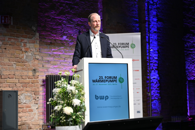 Wärmepumpenmarkt wächst: BWP hebt Branchenprognose beim FORUM Wärmepumpe an – unter einer Bedingung 