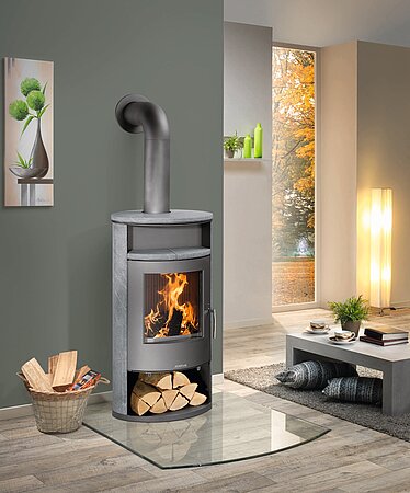 JUSTUS: Kaminofen mit doppelter Wirkung - Atmosphäre im Raum, Wärme im ganzen Haus