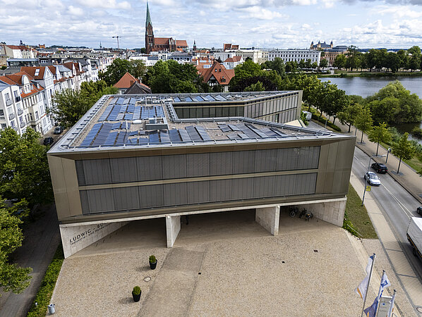 BWP: Das Ludwig-Bölkow-Haus der Wirtschaft setzt auf Geothermie mit Energiepfählen