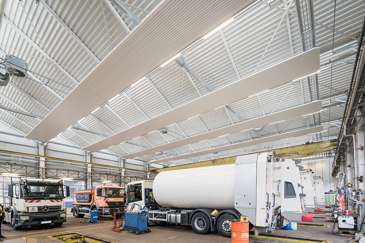 Neben weiteren Maßnahmen, wie der energetischen Erneuerung der Gebäudehülle, der Installation einer modernen LED-Beleuchtung war der Austausch des Heizsystems ein zentrales Element des Sanierungsprojekts, um langfristig Energiekosten zu senken. Bildquelle: Zehnder Group Deutschland GmbH, Lahr.