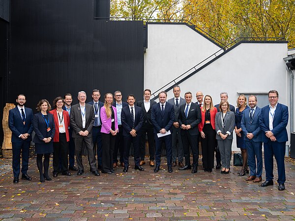 Hansgrohe CEO Hans Jürgen Kalmbach plädiert für innovative Effizienztechnologien für die Warmwassernutzung in Gebäuden