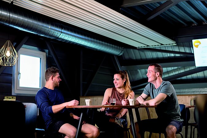 Zehnder: Heiz- und Kühllösungen für Hallen anschaulich und praxisnah erklärt