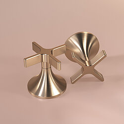 Vaia in Dark Brass gebürstet: Die neue Oberfläche von Dornbracht besticht durch einen dunklen Messington. Produktdesign: Sieger Design Copyright: Dornbracht