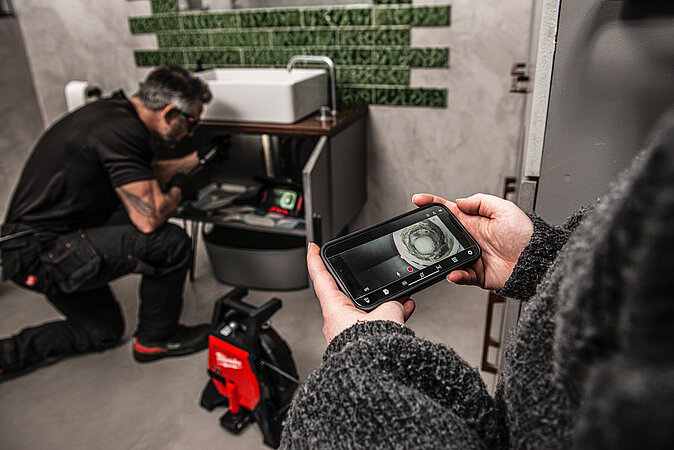 Neue Lösungen für Rohr- und Kanalarbeiten von MILWAUKEE® - Akku-Kanalinspektionskameras