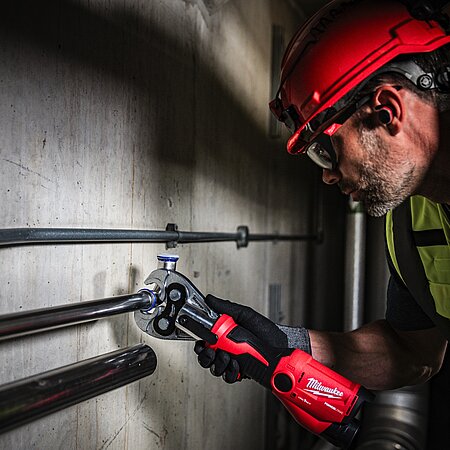 MILWAUKEE® PRÄSENTIERT DAS NEUE M12™ AKKU-PRESSWERKZEUG MIT ONE-KEY™ – MEHR KONTROLLE UND ZUVERLÄSSIGKEIT BEIM PRESSEN