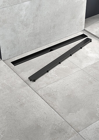 Eleganz in Schwarz und Weiß: Duschrinne TECEdrainline im neuen Design