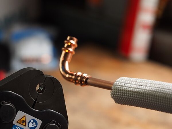 SANHA: Einfach sicher - 19 kN-Maschinen für ACR Copper Press