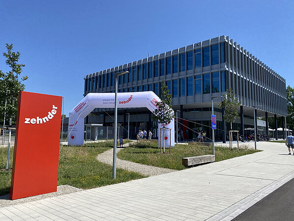 Zehnder Familientag mit offizieller Eröffnung des neuen Center of Climate am Firmenstandort in Lahr