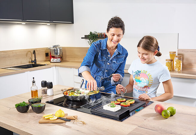 Flexibel kochen, saubere Luft - ORANIER präsentiert Centerline-Kochfeldabzüge und Plasmafilter