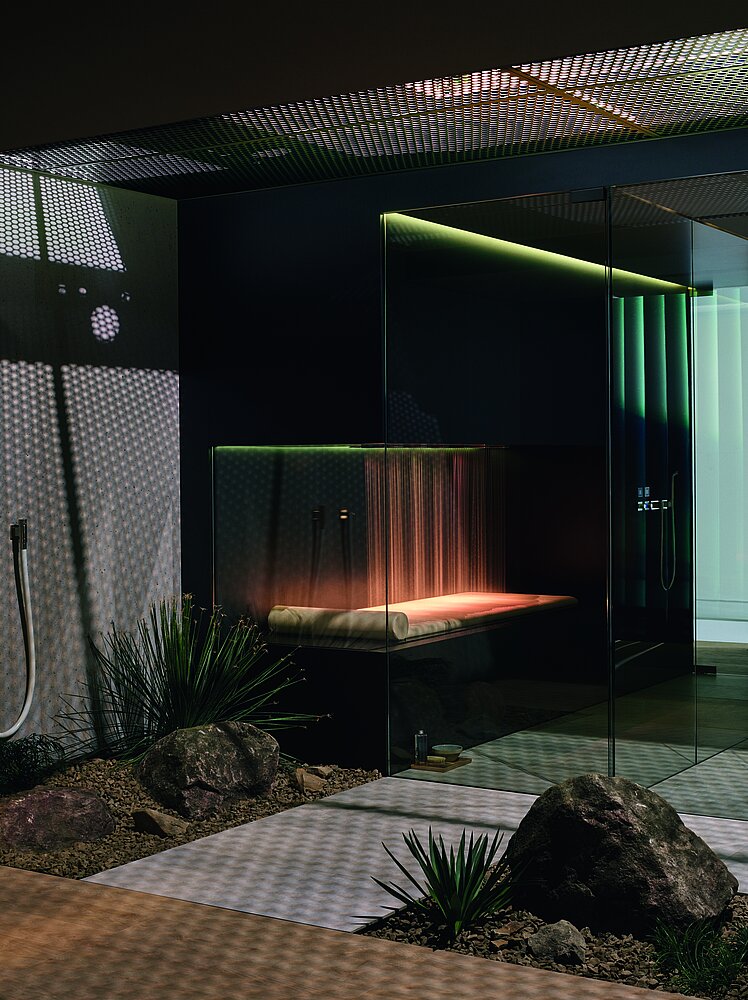Die innovative Massagedusche Horizontal Shower bietet ein völlig neues Duscherlebnis im Liegen. Wie sie installiert wird und welche Dornbracht-Produkte dafür notwendig sind, erklärt der neue Planning Guide des Armaturenherstellers.  Copyright: Dornbracht