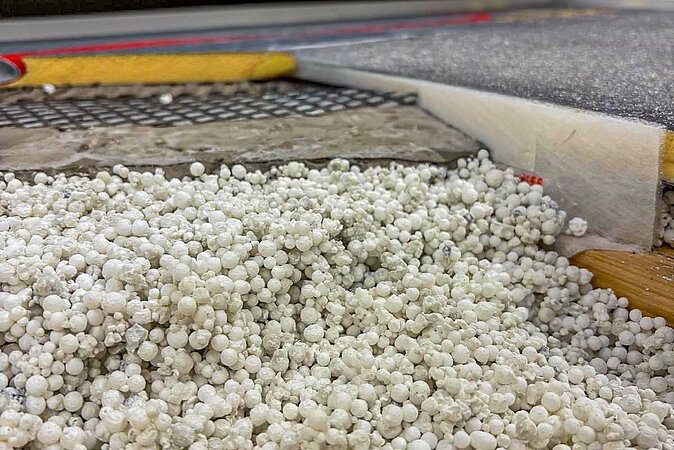 swisspor: Mineralisch gebundene Dämmschüttung für belastbare Estrichböden