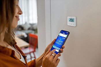 Mit der benutzerfreundlichen App TECE Smart Comfort werden alle gepaarten Geräte intuitiv gesteuert.