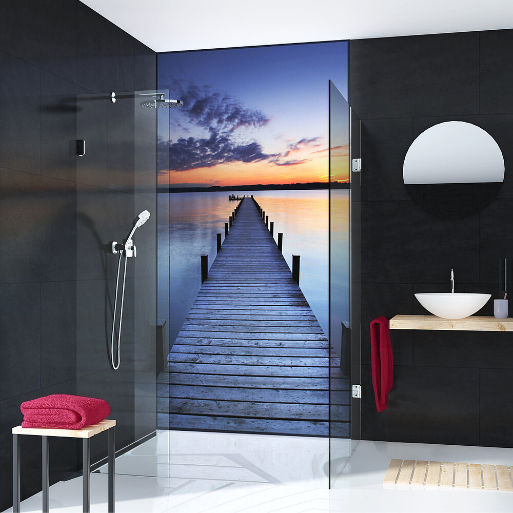 glassdouche LED-Leuchtwand HELENE, Motiv Seaside. Bildquelle: Glassdouche