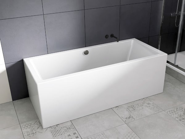 RIHO: Plug & Play Badewannen – eine eingebaute Badewanne mit dem Design einer fast freistehenden Badewanne